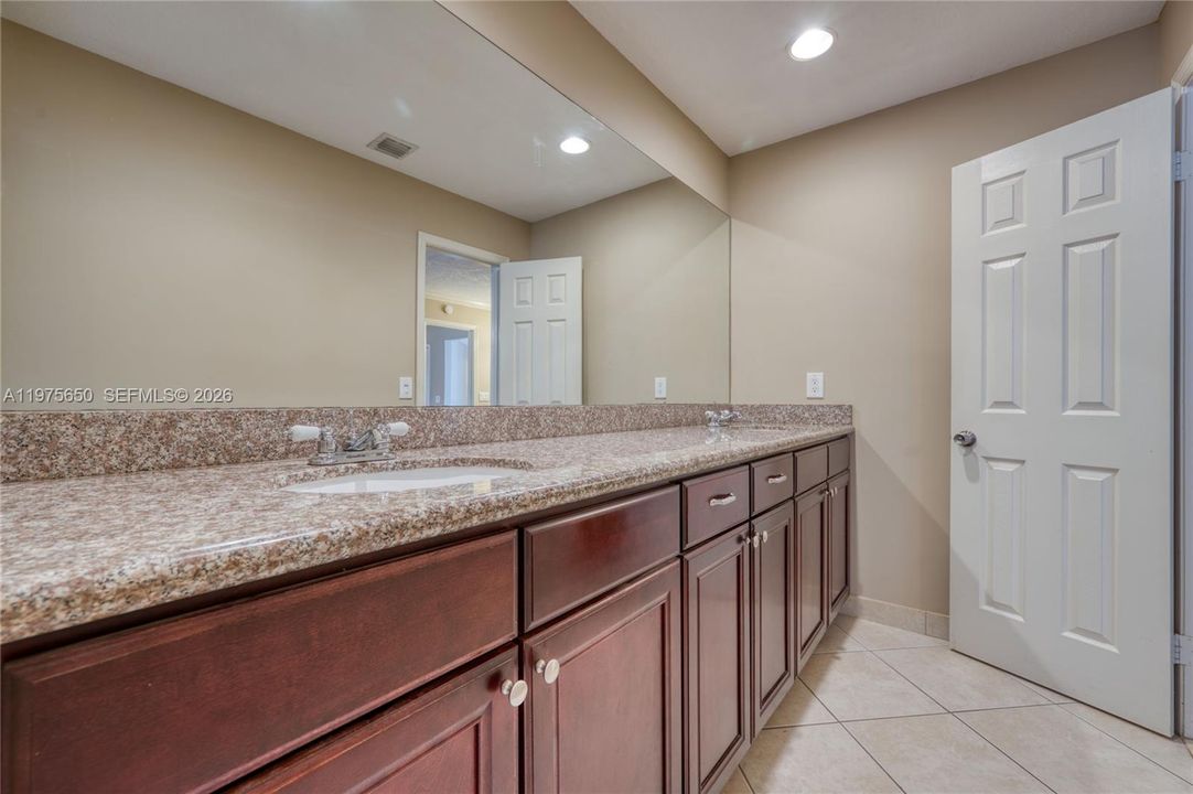 Recently Sold: $589,000 (3 beds, 2 baths, 2207 Square Feet)