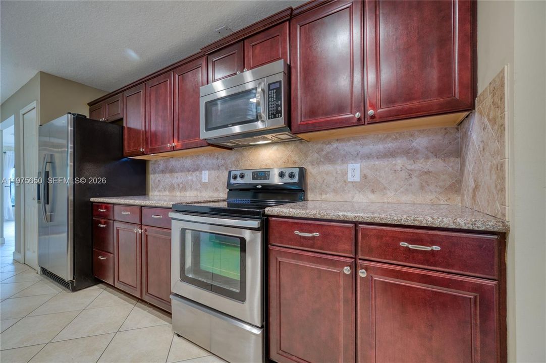 Recently Sold: $589,000 (3 beds, 2 baths, 2207 Square Feet)