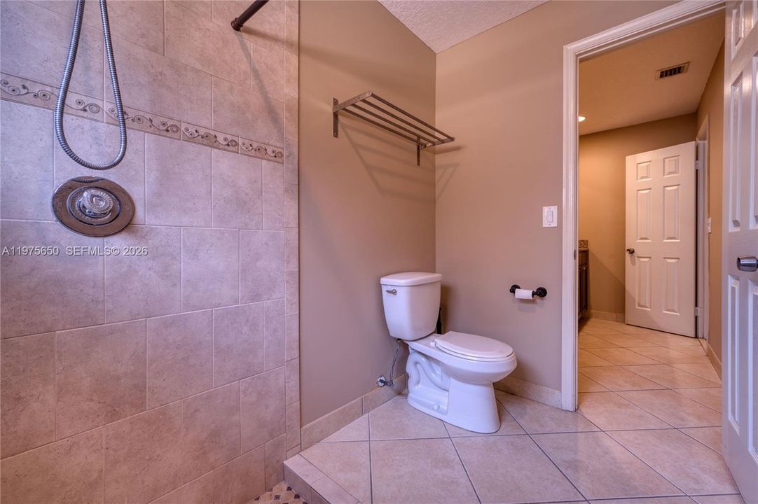Recently Sold: $589,000 (3 beds, 2 baths, 2207 Square Feet)