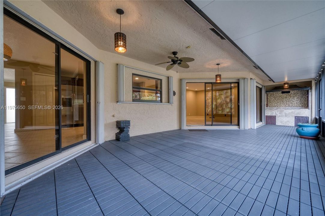 Recently Sold: $589,000 (3 beds, 2 baths, 2207 Square Feet)