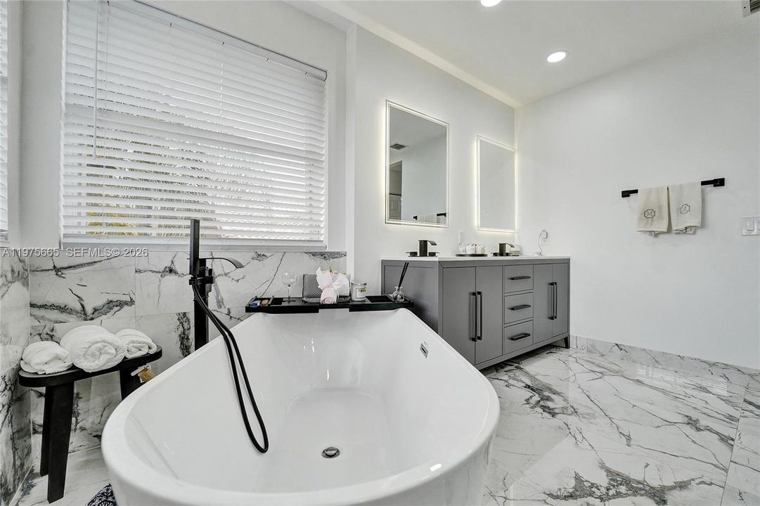 Active With Contract: $5,600 (5 beds, 2 baths, 3034 Square Feet)