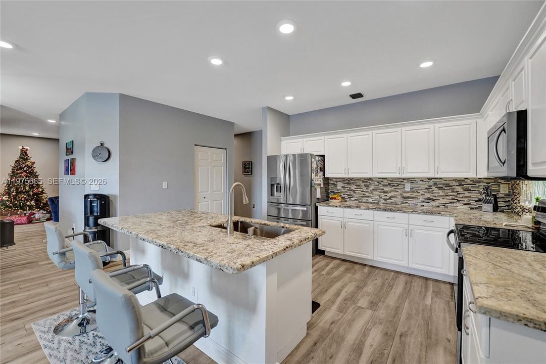 Active With Contract: $5,600 (5 beds, 2 baths, 3034 Square Feet)