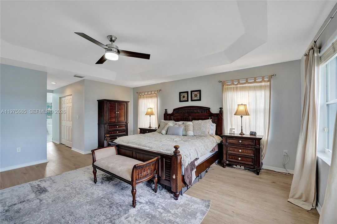 Active With Contract: $5,600 (5 beds, 2 baths, 3034 Square Feet)