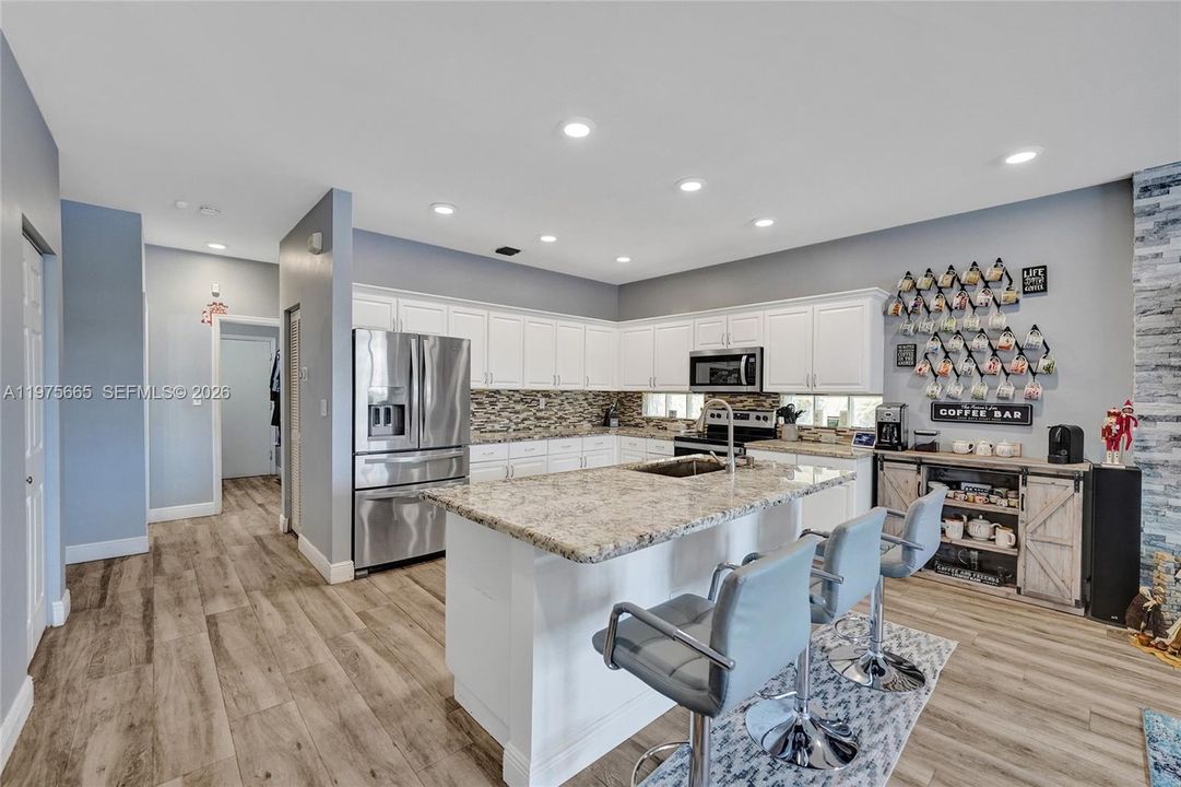 Active With Contract: $5,600 (5 beds, 2 baths, 3034 Square Feet)