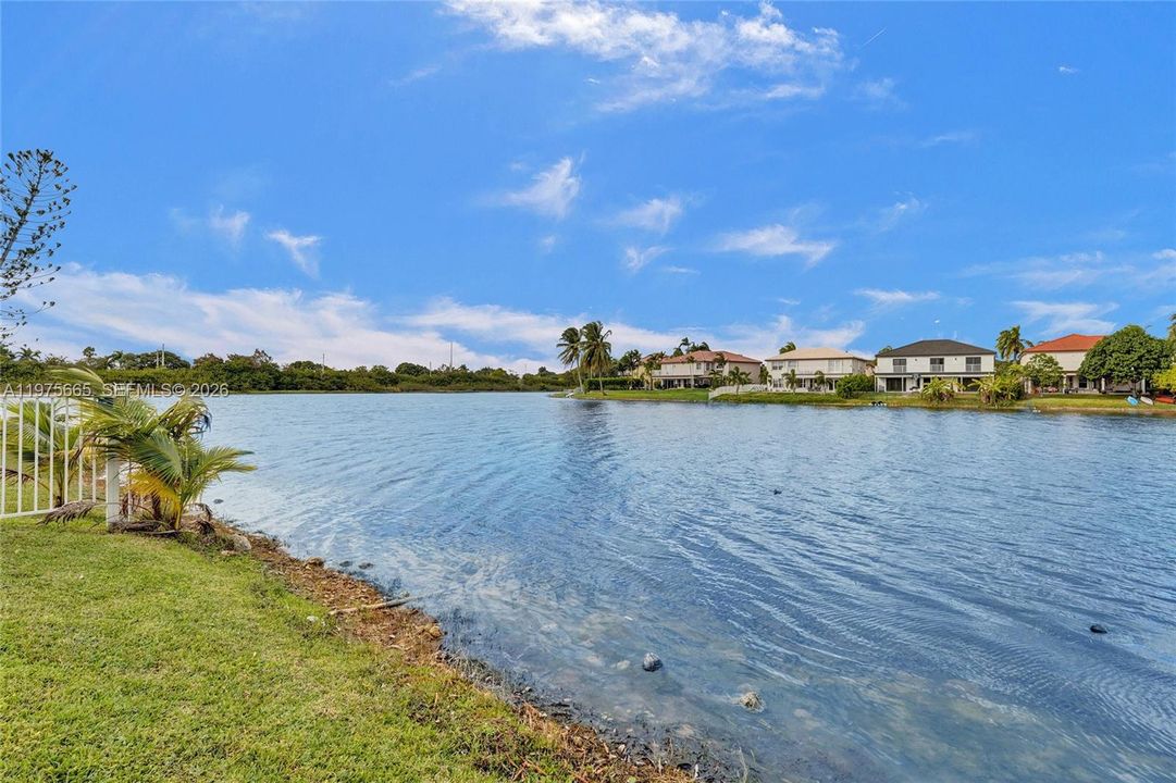 Active With Contract: $5,600 (5 beds, 2 baths, 3034 Square Feet)