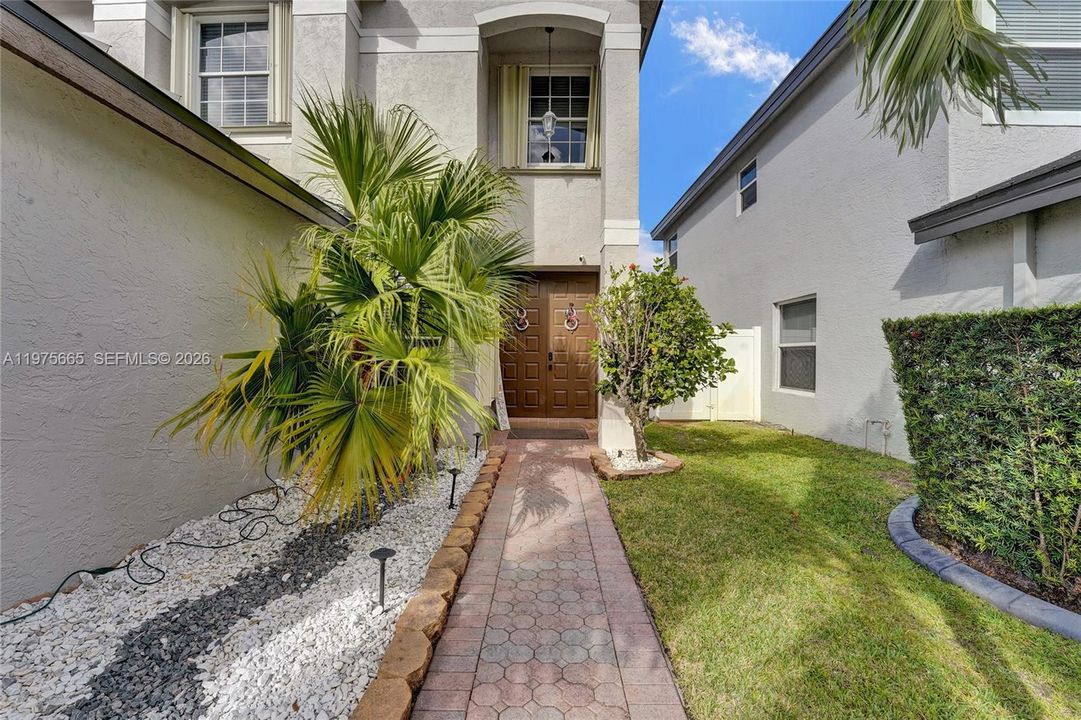 Active With Contract: $5,600 (5 beds, 2 baths, 3034 Square Feet)
