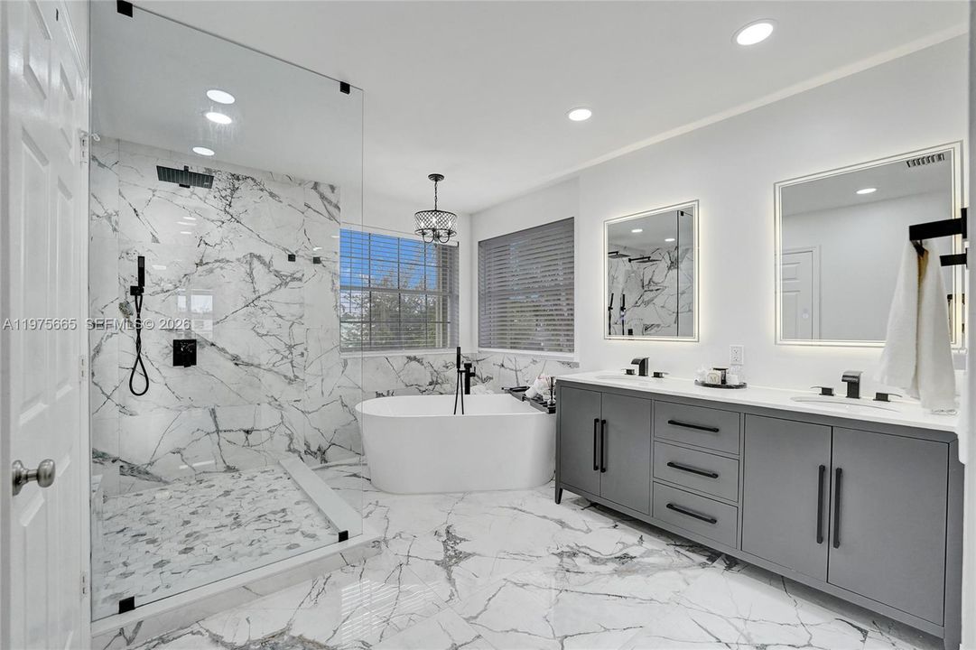 Active With Contract: $5,600 (5 beds, 2 baths, 3034 Square Feet)