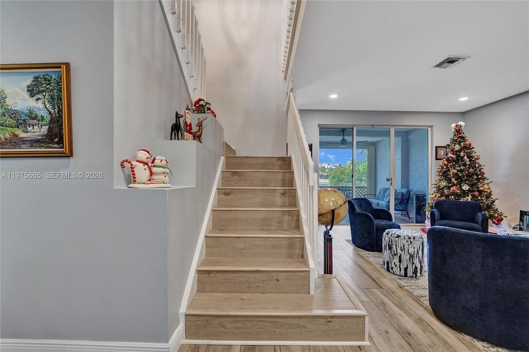 Active With Contract: $5,600 (5 beds, 2 baths, 3034 Square Feet)
