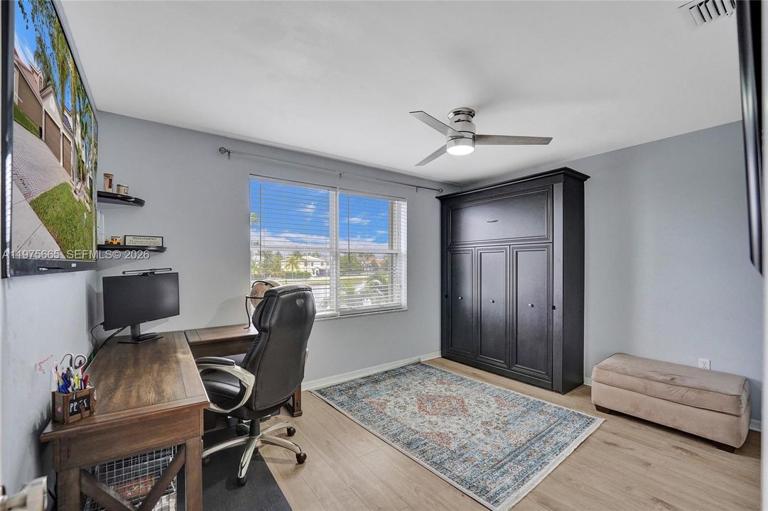 Active With Contract: $5,600 (5 beds, 2 baths, 3034 Square Feet)
