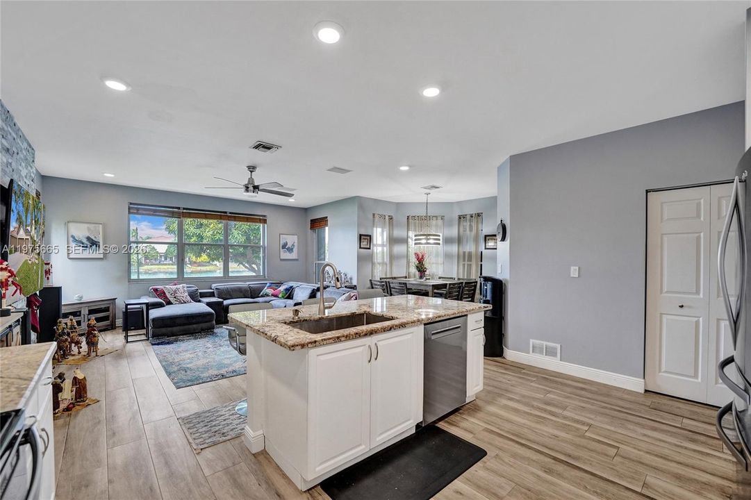 Active With Contract: $5,600 (5 beds, 2 baths, 3034 Square Feet)
