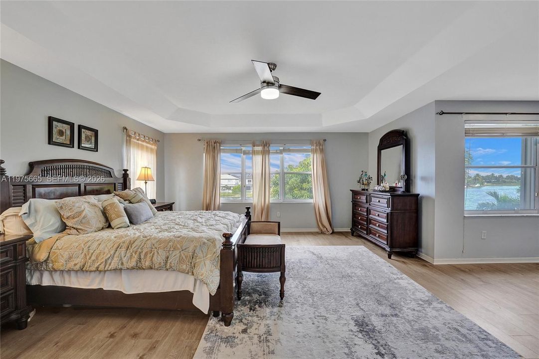 Active With Contract: $5,600 (5 beds, 2 baths, 3034 Square Feet)