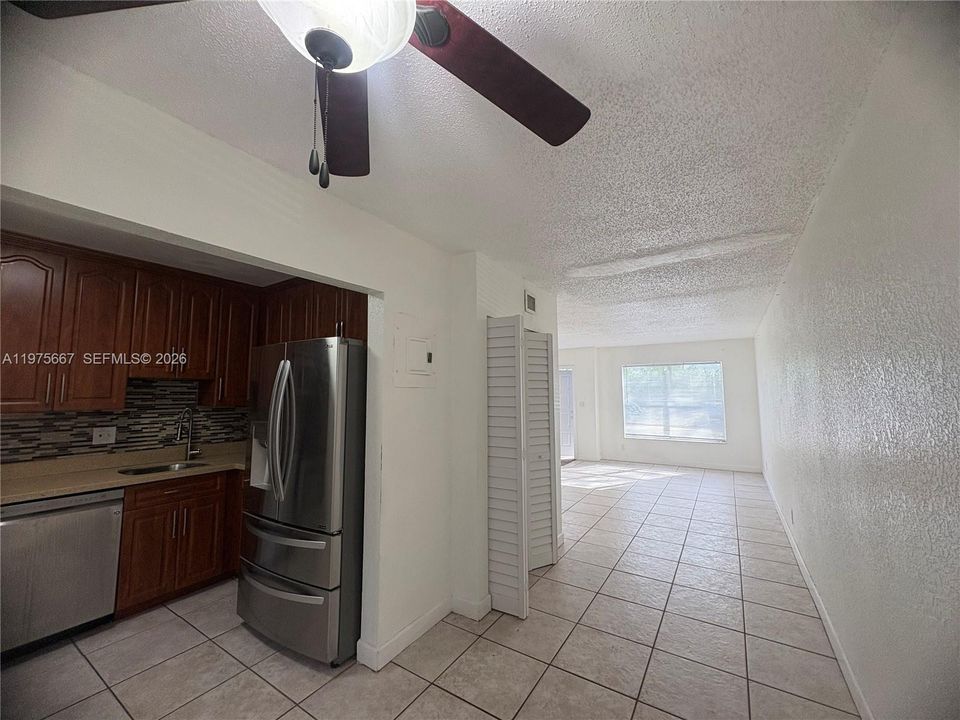 En Venta: $185,000 (2 camas, 1 baños, 938 Pies cuadrados)