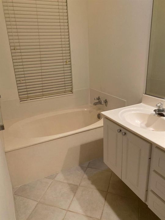 Master Bath IMG_2470 (2)