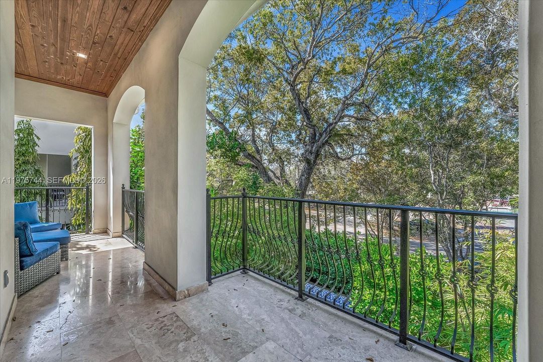 For Sale: $2,600,000 (3 beds, 4 baths, 3104 Square Feet)