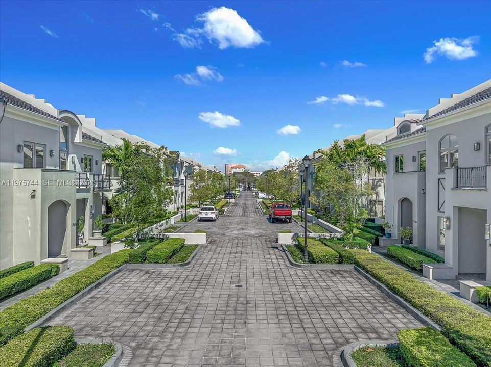 For Sale: $2,600,000 (3 beds, 4 baths, 3104 Square Feet)