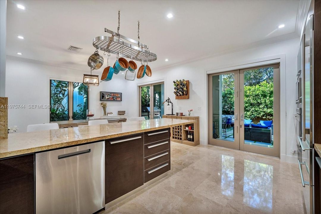 For Sale: $2,600,000 (3 beds, 4 baths, 3104 Square Feet)