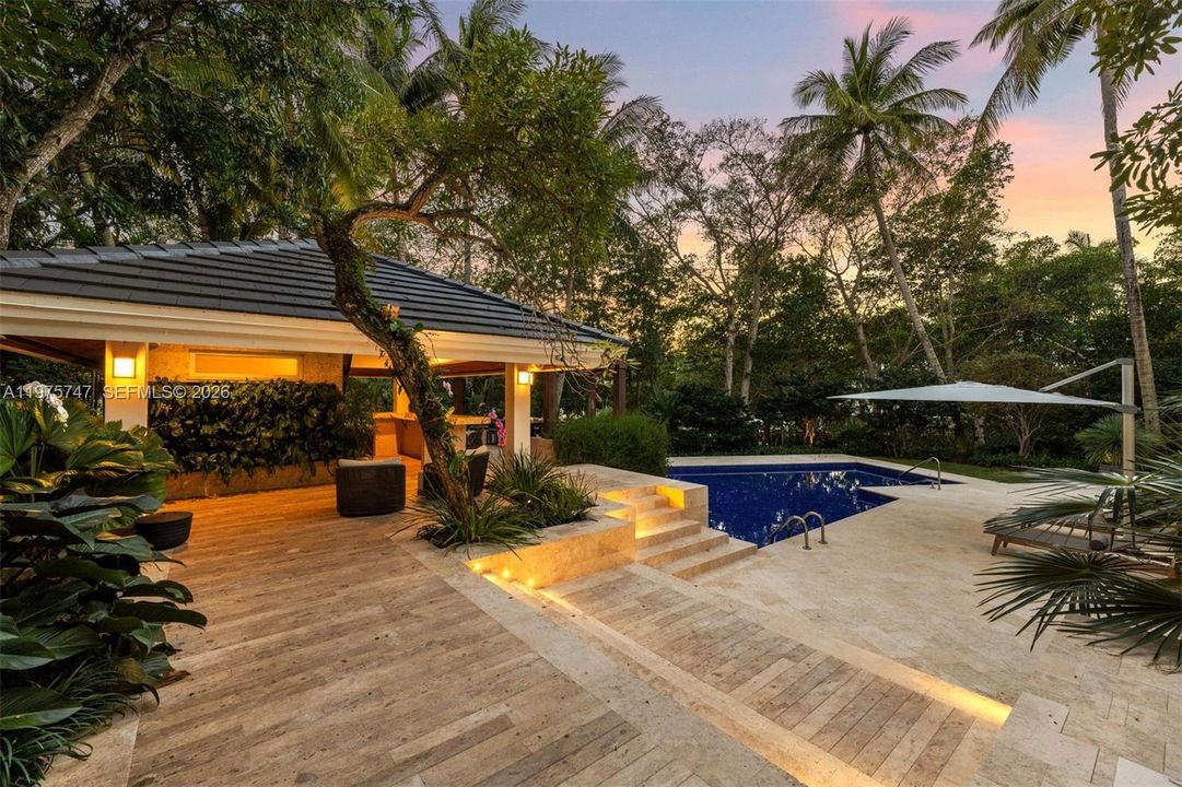For Sale: $15,950,000 (6 beds, 6 baths, 6622 Square Feet)