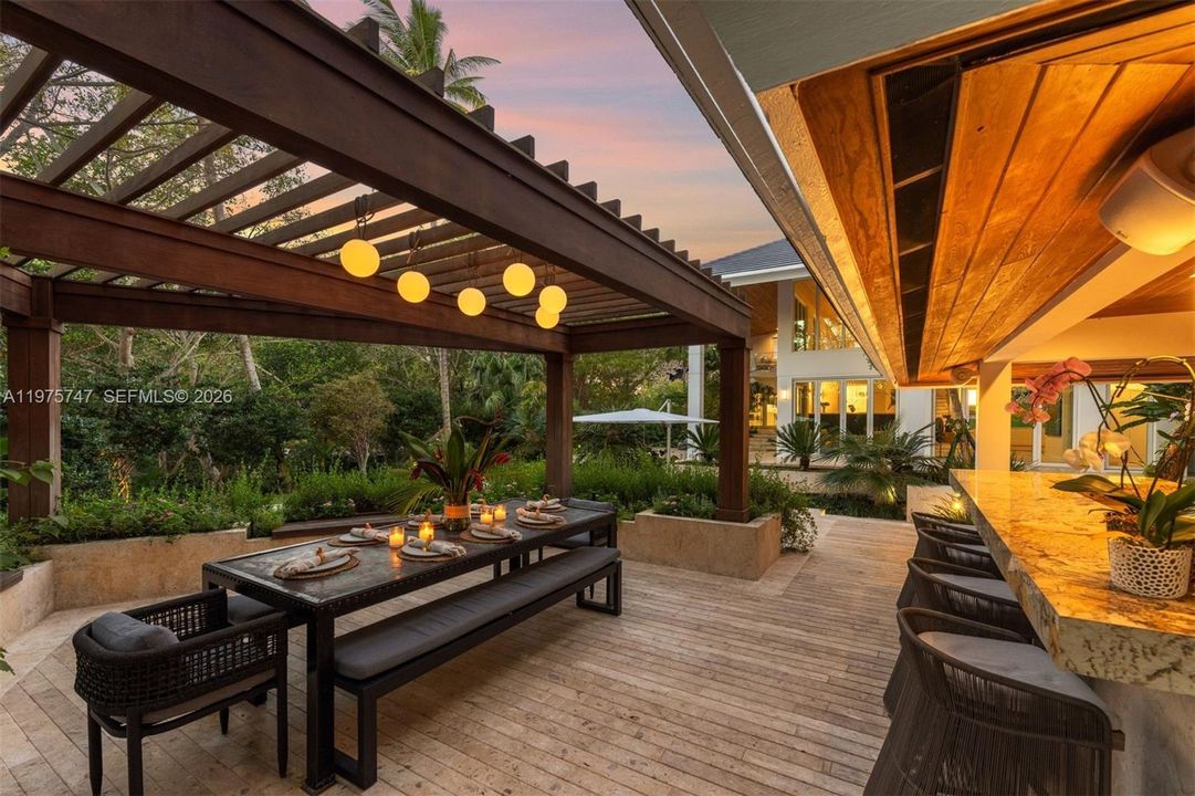 For Sale: $15,950,000 (6 beds, 6 baths, 6622 Square Feet)