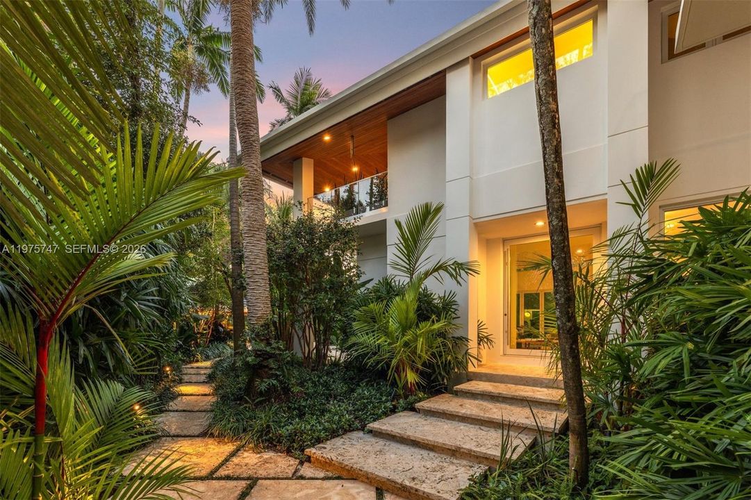 For Sale: $15,950,000 (6 beds, 6 baths, 6622 Square Feet)