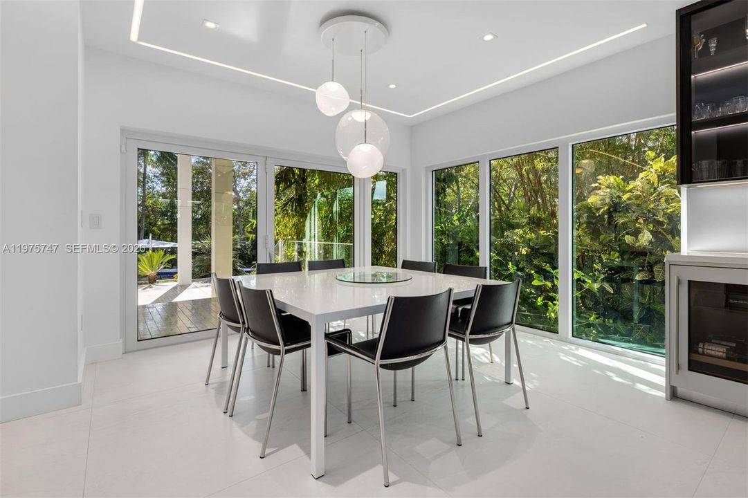For Sale: $15,950,000 (6 beds, 6 baths, 6622 Square Feet)