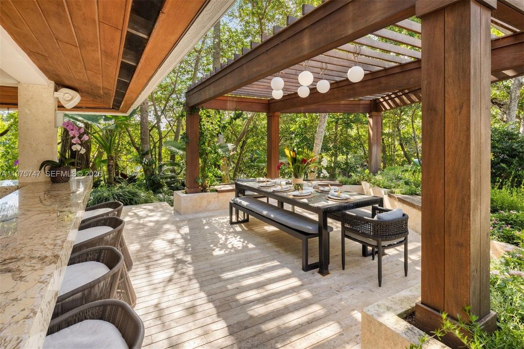 For Sale: $15,950,000 (6 beds, 6 baths, 6622 Square Feet)