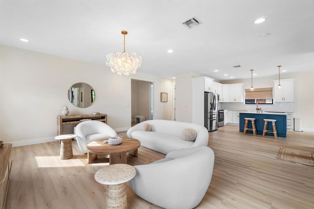Fully Renovated w/ RH Furniture