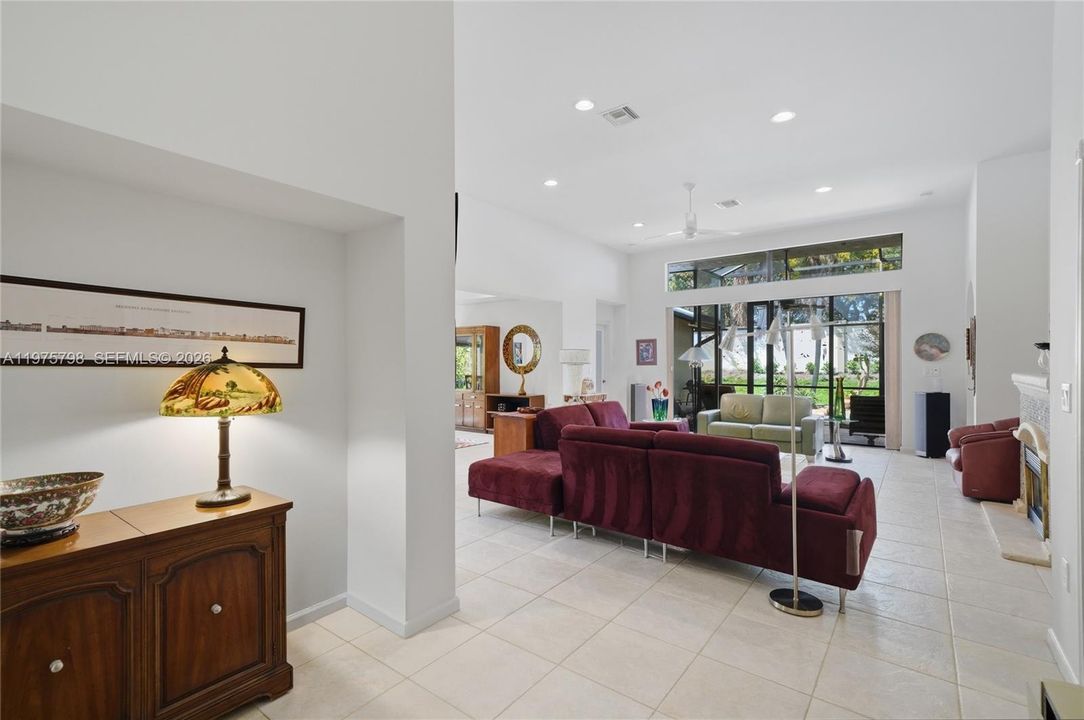 For Sale: $610,000 (3 beds, 3 baths, 2341 Square Feet)