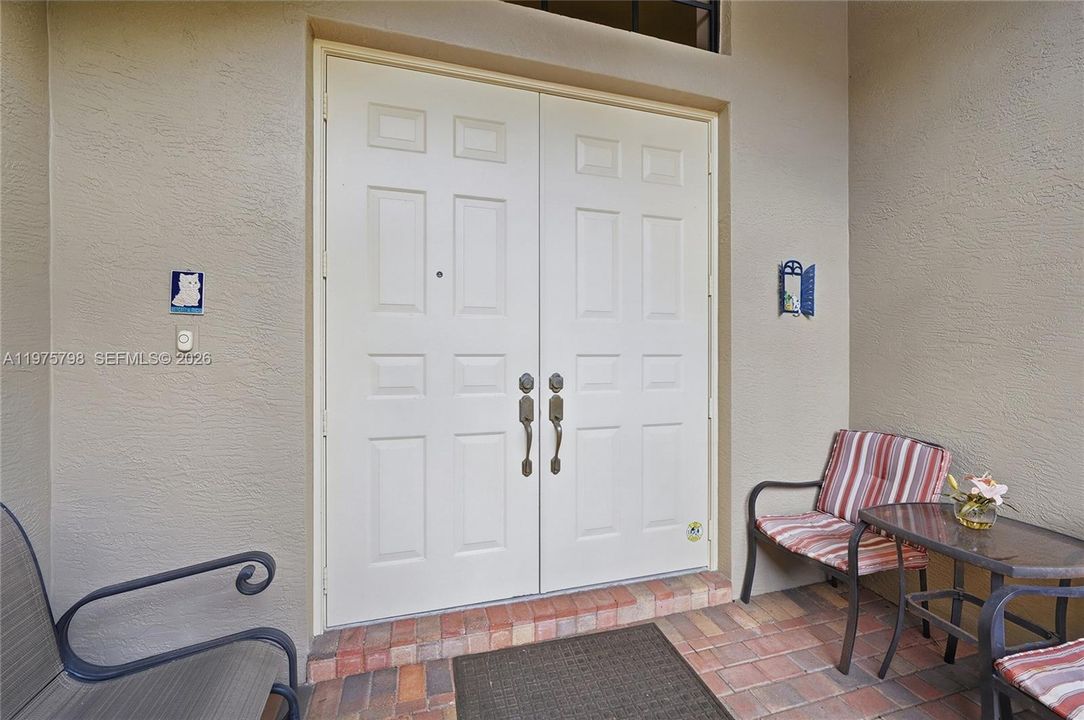 For Sale: $610,000 (3 beds, 3 baths, 2341 Square Feet)