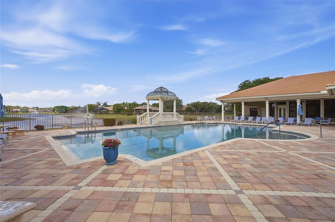 For Sale: $610,000 (3 beds, 3 baths, 2341 Square Feet)