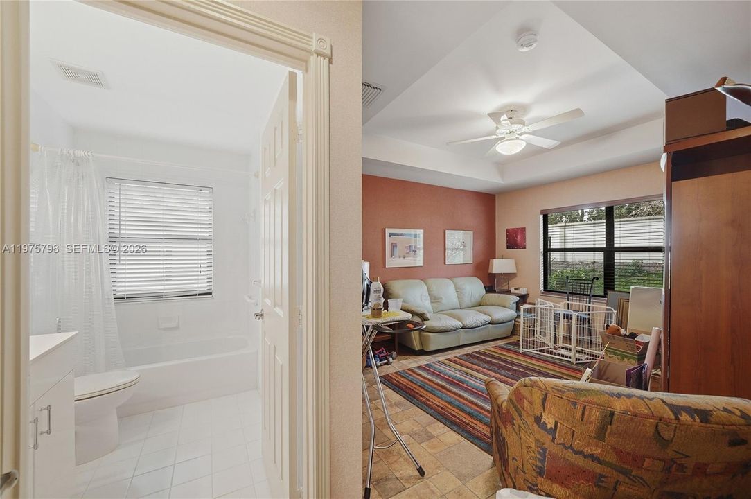 For Sale: $610,000 (3 beds, 3 baths, 2341 Square Feet)