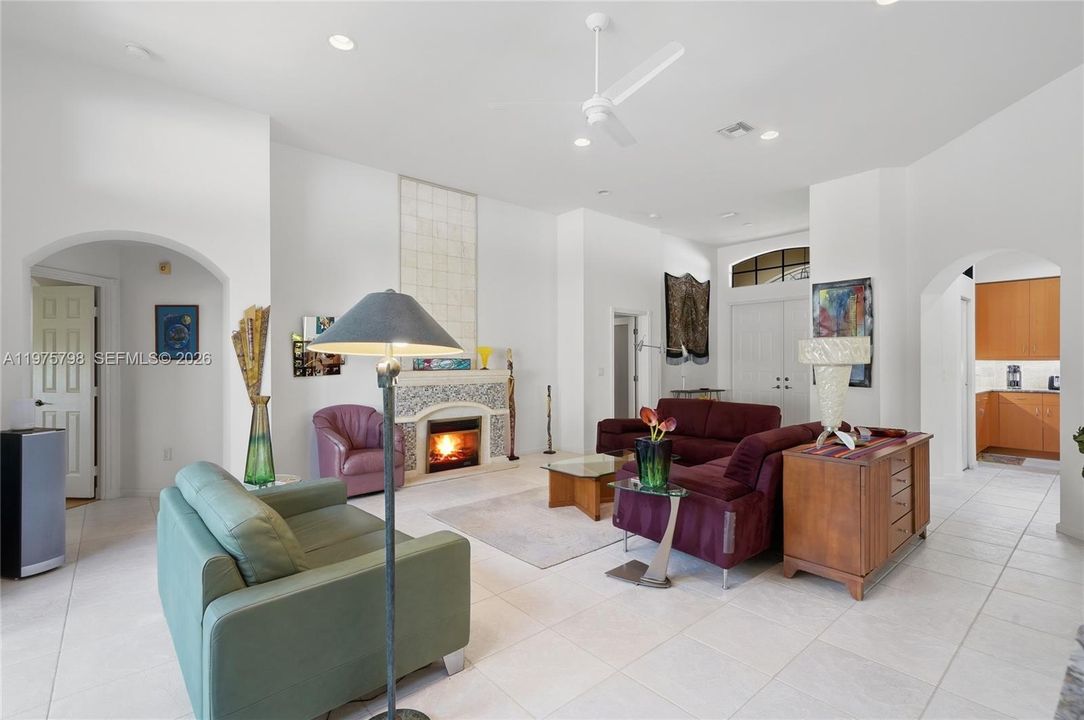 For Sale: $610,000 (3 beds, 3 baths, 2341 Square Feet)