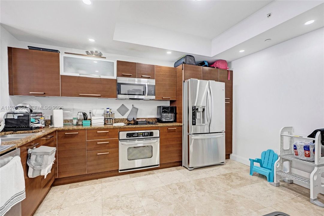 For Sale: $749,000 (2 beds, 2 baths, 2020 Square Feet)