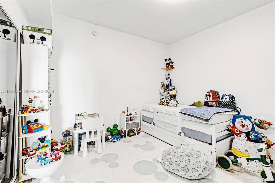 Den/3rd Bedroom