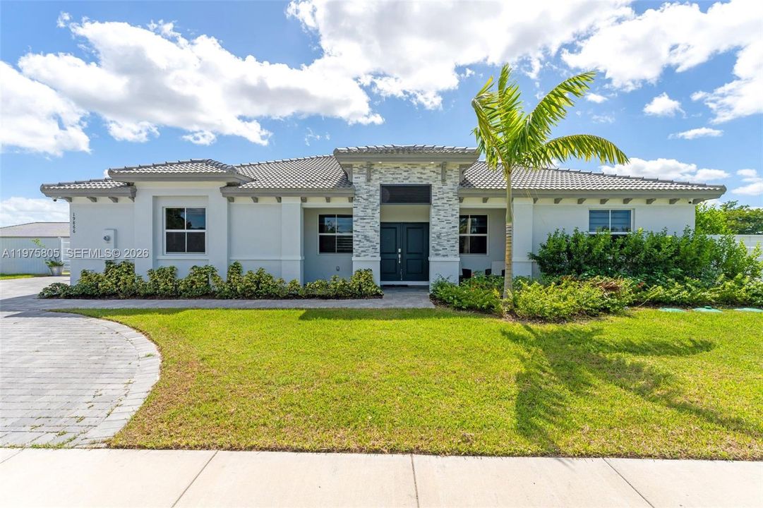 For Rent: $5,300 (4 beds, 3 baths, 2654 Square Feet)