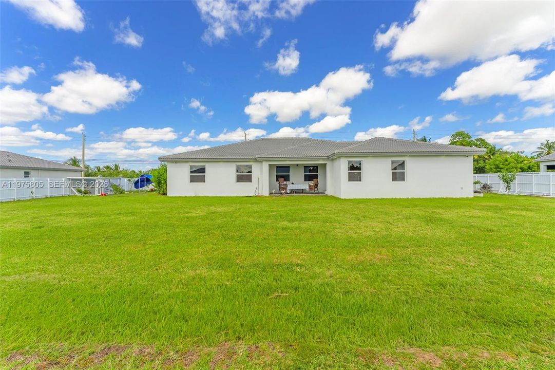 For Rent: $5,300 (4 beds, 3 baths, 2654 Square Feet)