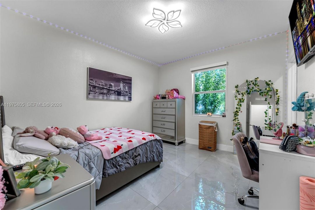 For Rent: $5,300 (4 beds, 3 baths, 2654 Square Feet)