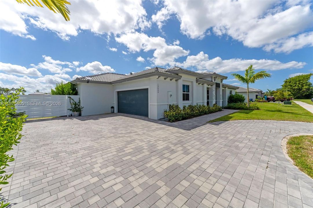 For Rent: $5,300 (4 beds, 3 baths, 2654 Square Feet)