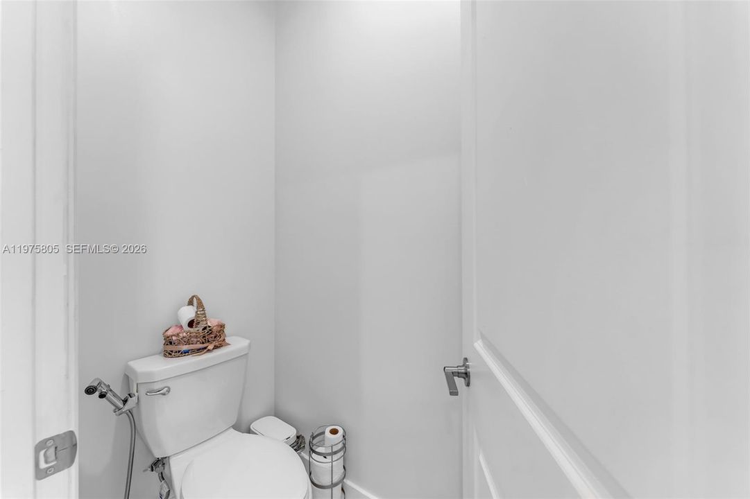 For Rent: $5,300 (4 beds, 3 baths, 2654 Square Feet)
