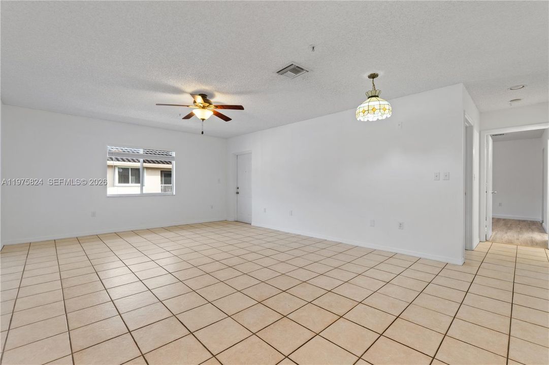 For Sale: $200,000 (2 beds, 2 baths, 1210 Square Feet)