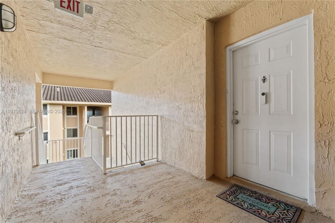 For Sale: $200,000 (2 beds, 2 baths, 1210 Square Feet)