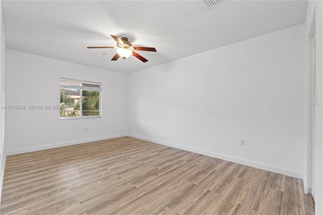 For Sale: $200,000 (2 beds, 2 baths, 1210 Square Feet)