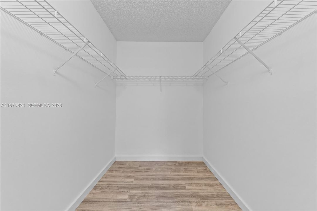 For Sale: $200,000 (2 beds, 2 baths, 1210 Square Feet)