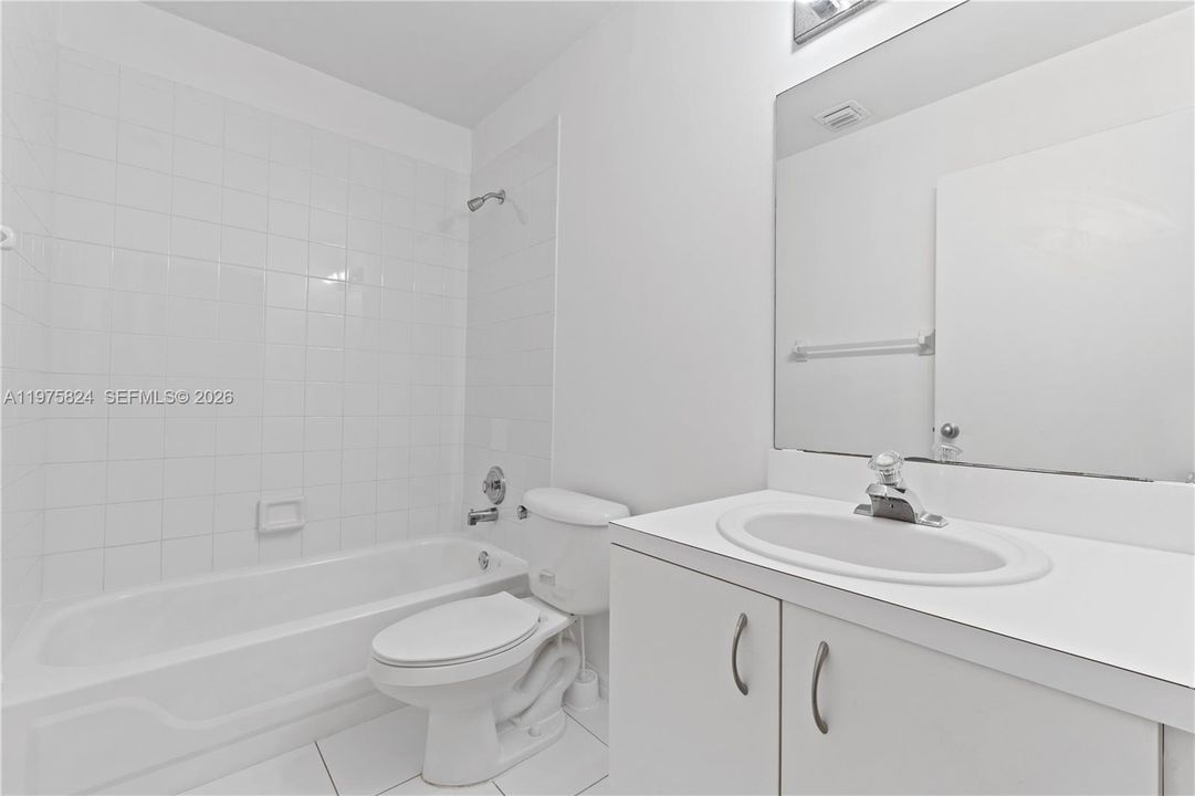 For Sale: $200,000 (2 beds, 2 baths, 1210 Square Feet)