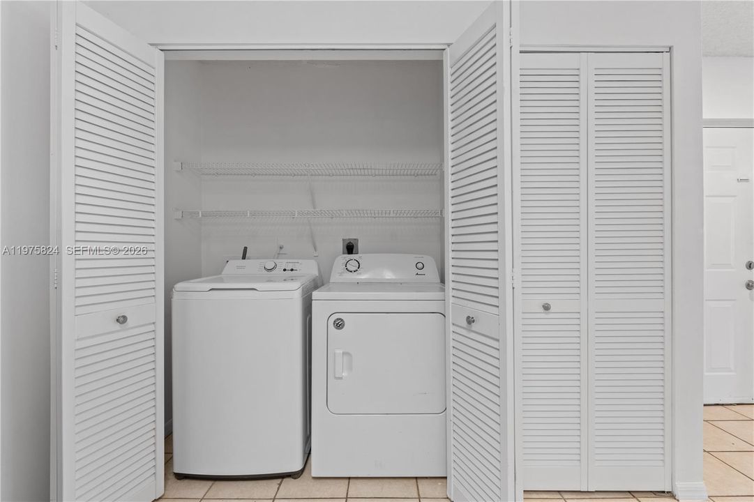For Sale: $200,000 (2 beds, 2 baths, 1210 Square Feet)