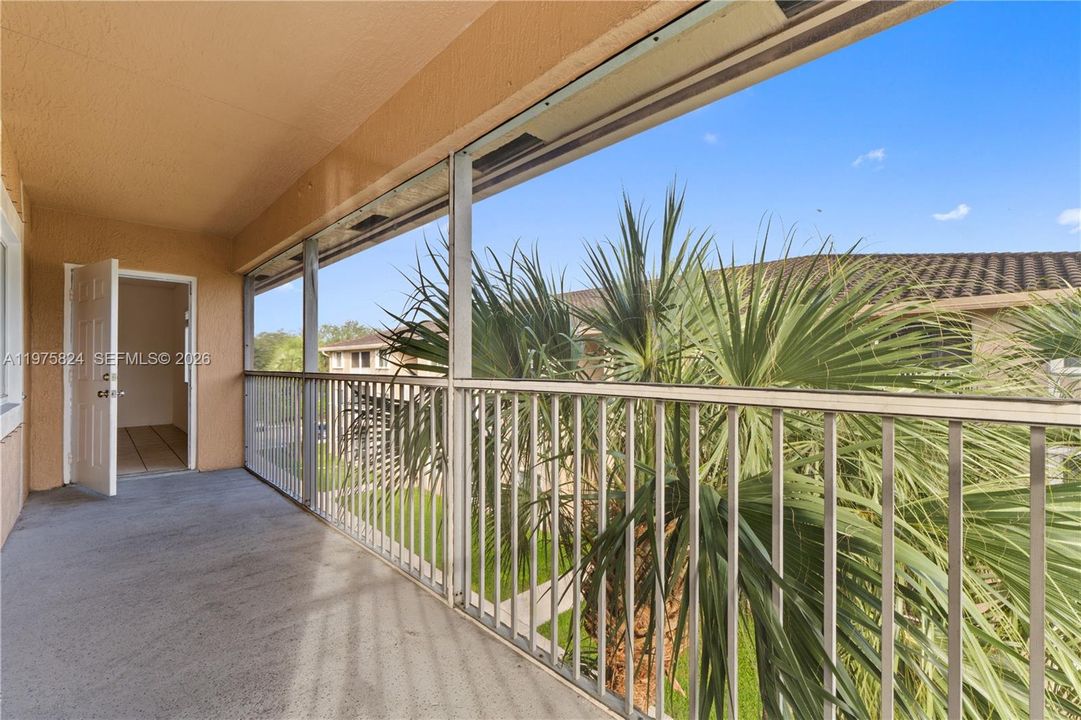 For Sale: $200,000 (2 beds, 2 baths, 1210 Square Feet)