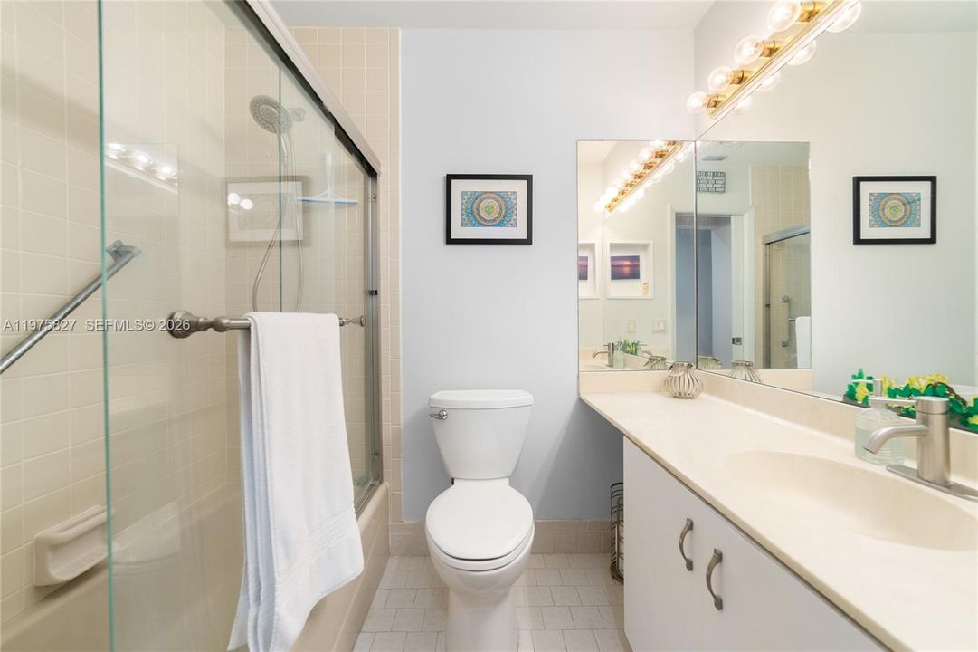 For Sale: $320,000 (2 beds, 2 baths, 1631 Square Feet)