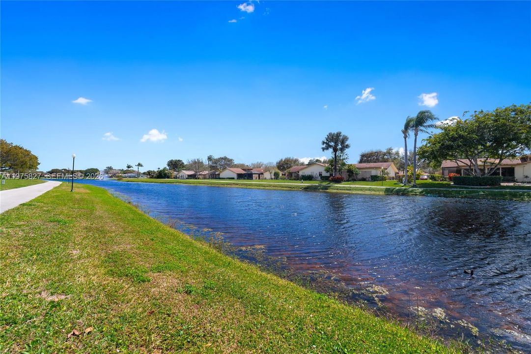 For Sale: $320,000 (2 beds, 2 baths, 1631 Square Feet)