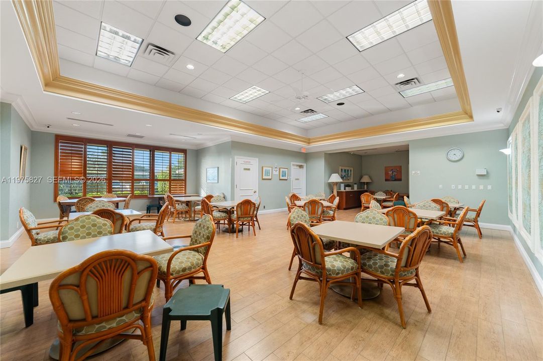 For Sale: $320,000 (2 beds, 2 baths, 1631 Square Feet)