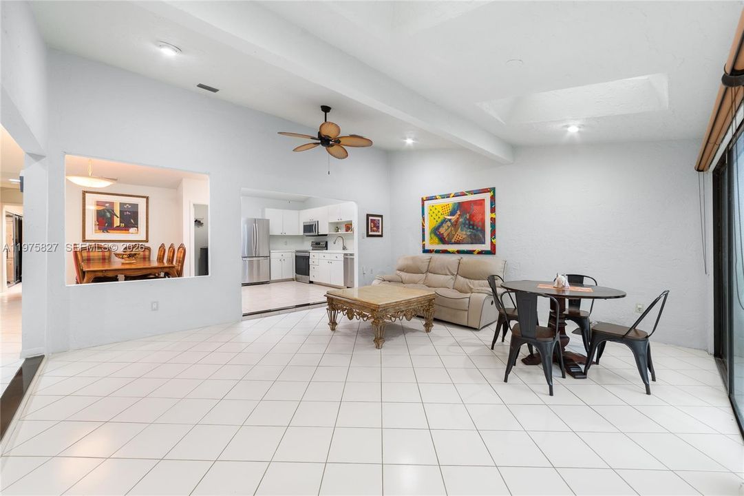 For Sale: $320,000 (2 beds, 2 baths, 1631 Square Feet)