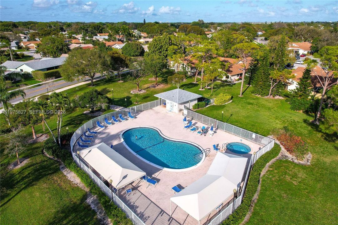 For Sale: $320,000 (2 beds, 2 baths, 1631 Square Feet)